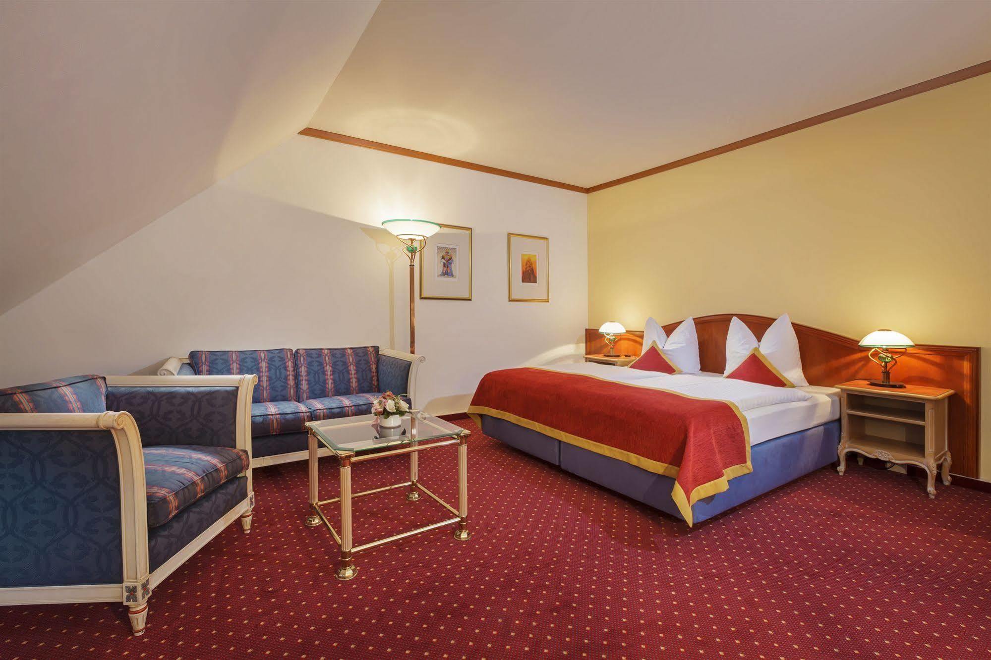 Hotel Luitpoldpark-hotel 4*